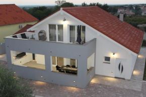 Vila Jela Poličnik